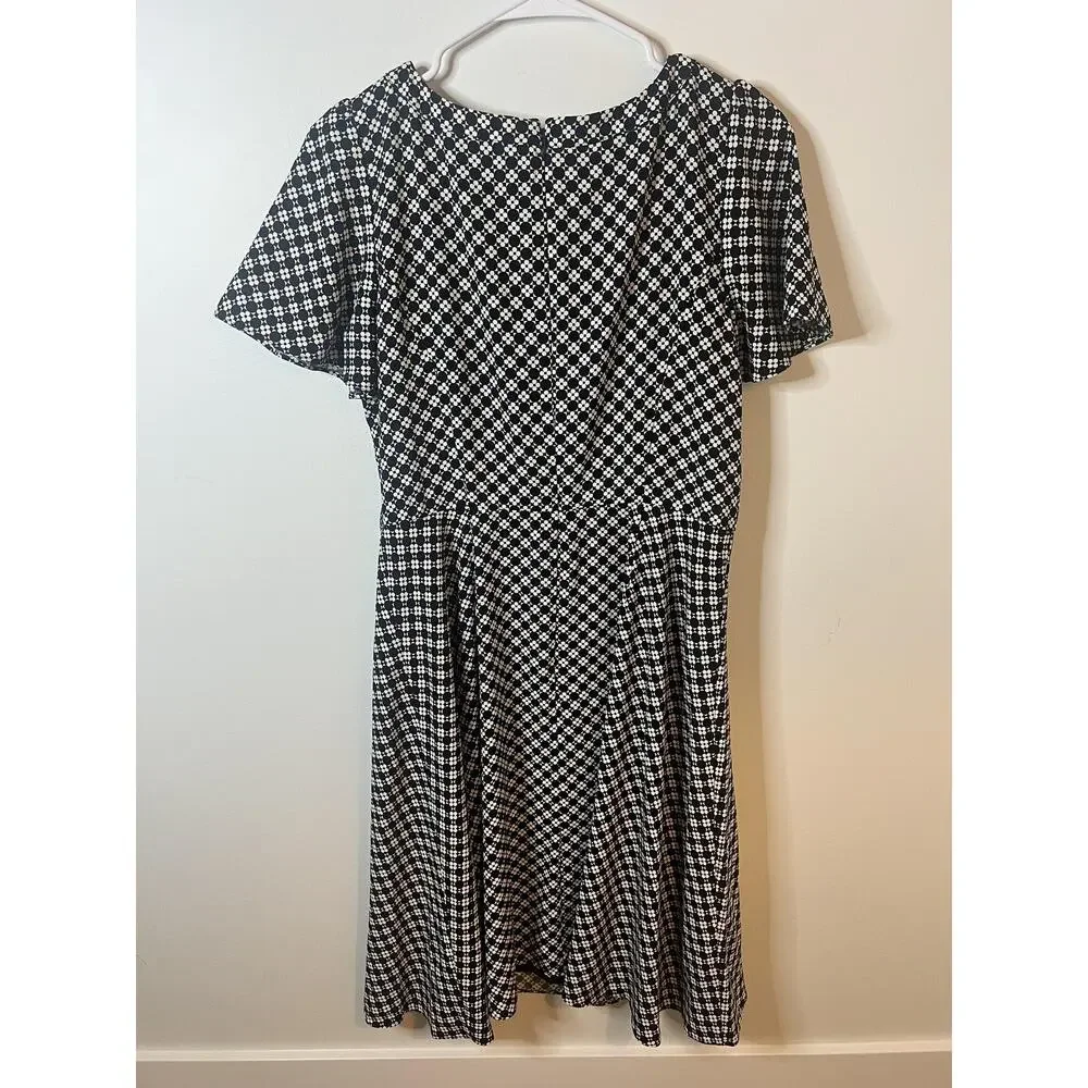 Talbots Dress Wm 6 Black White Geometric Print Short‎ Sleeve Fit & Flare Chic